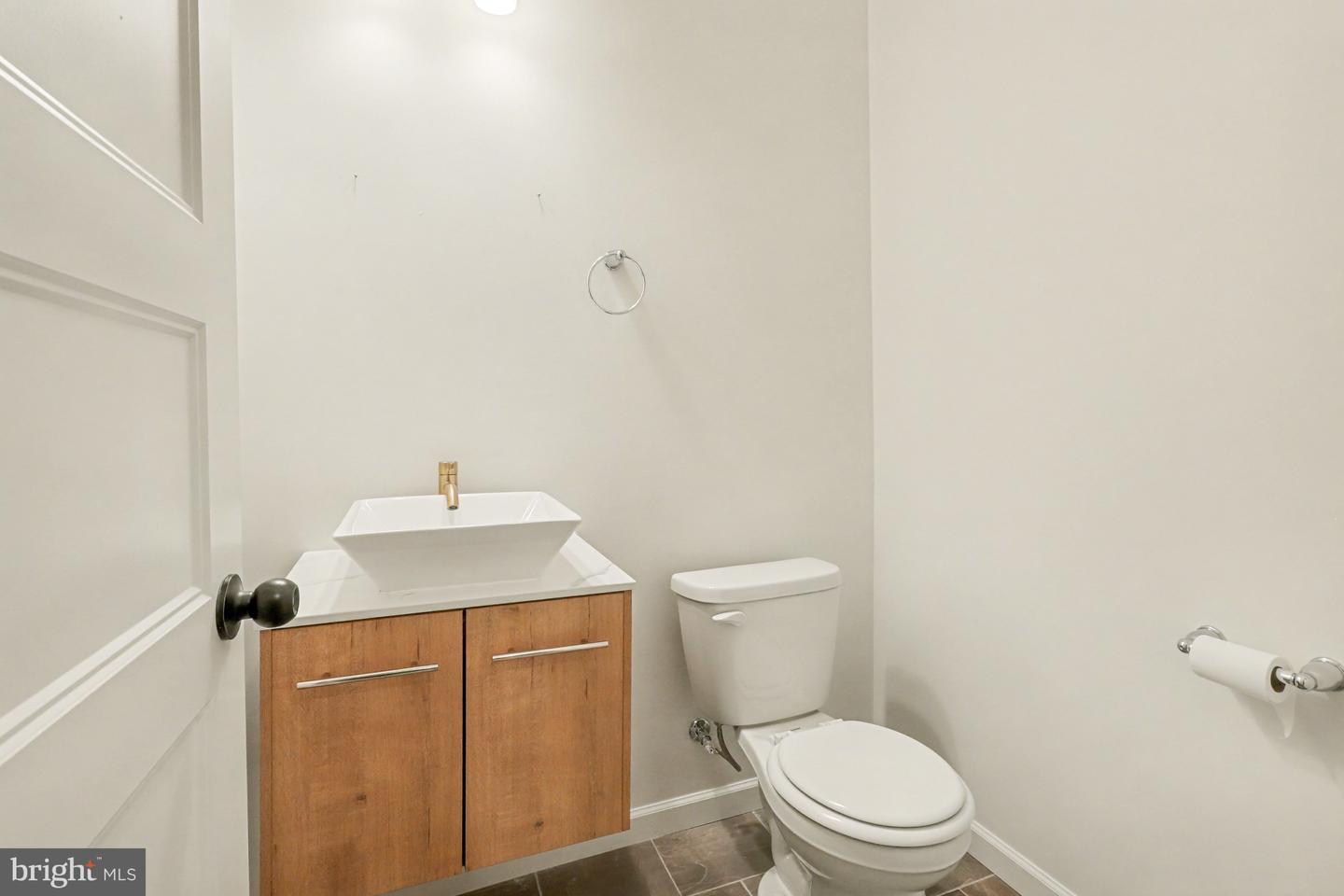 York, Pennsylvania, 17403, United States, 5 Bedrooms Bedrooms, ,6 BathroomsBathrooms,Residential,For Sale,2003251