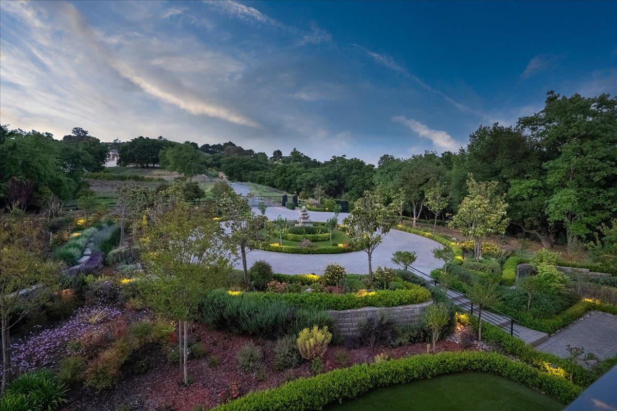 Saratoga, California, 95070, United States, 6 Bedrooms Bedrooms, ,11 BathroomsBathrooms,Residential,For Sale,1971416