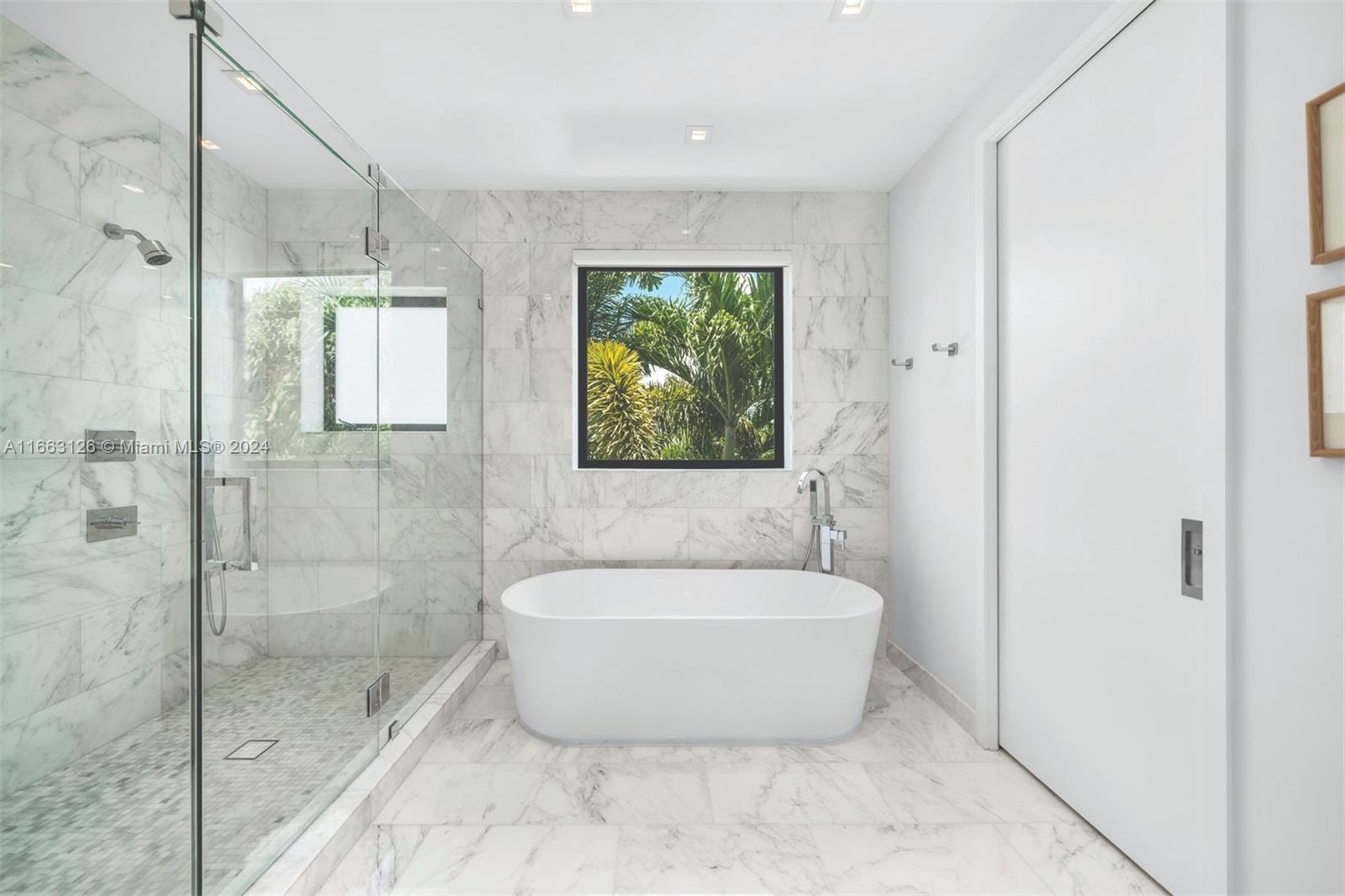 5327 N Bay Rd, Miami Beach, Florida, 33140, United States, 5 Bedrooms Bedrooms, ,7 BathroomsBathrooms,Residential,For Sale,5327 N Bay Rd,1616674