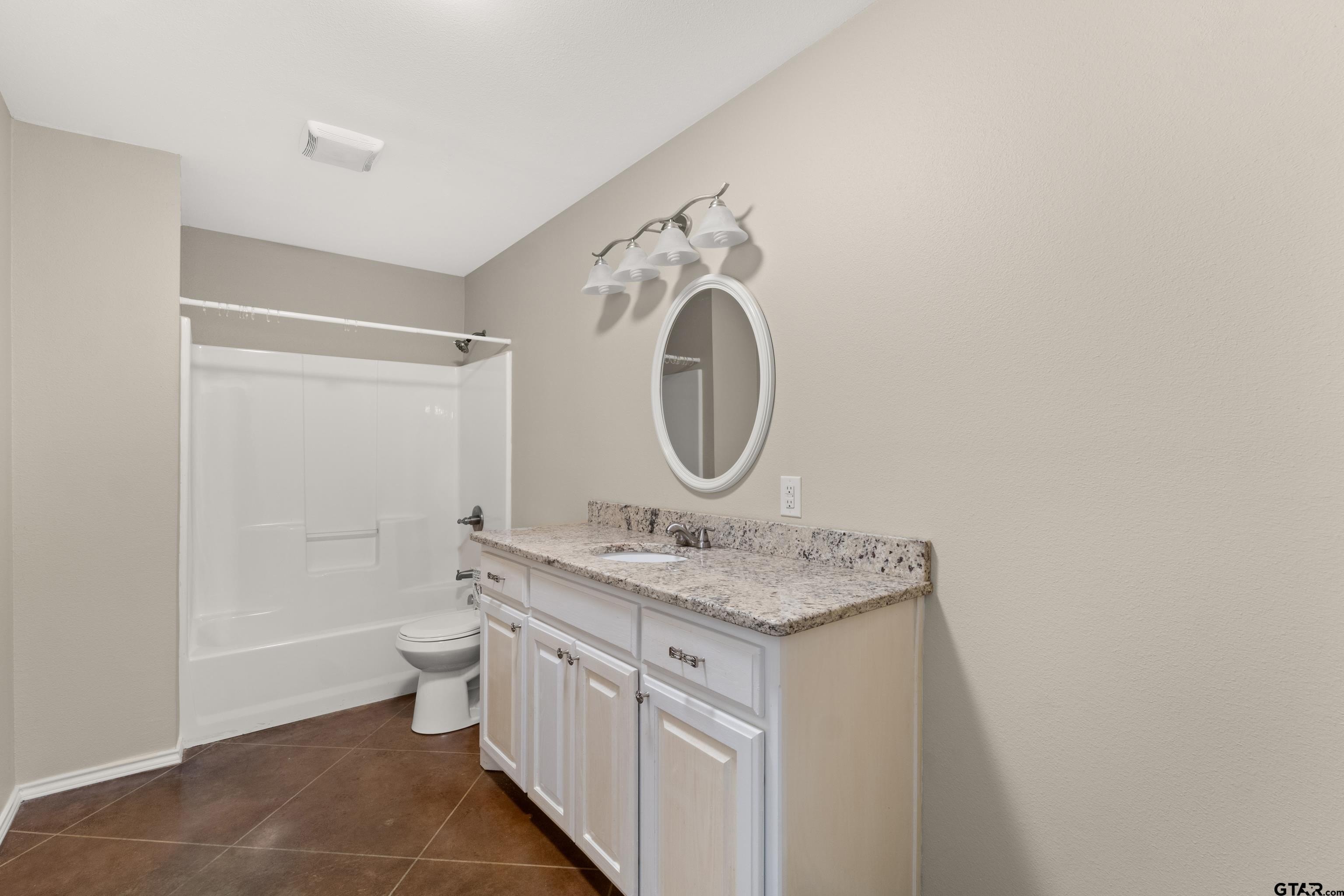 Pittsburg, Texas, 75686, United States, 5 Bedrooms Bedrooms, ,2 BathroomsBathrooms,Residential,For Sale,1998709