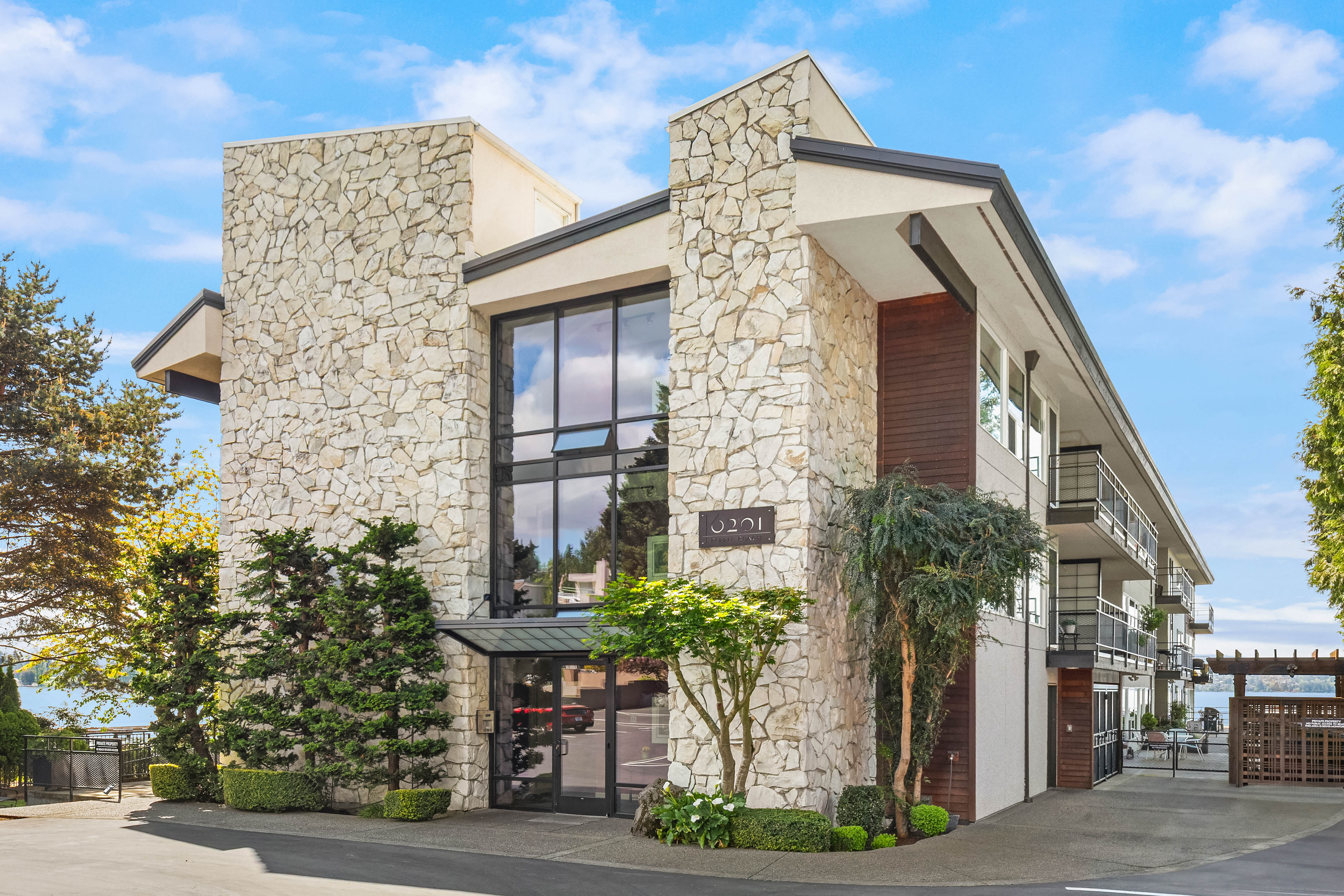  6201 Lake Washington Blvd Unit #208, Kirkland, WA 98033 - 物件實景