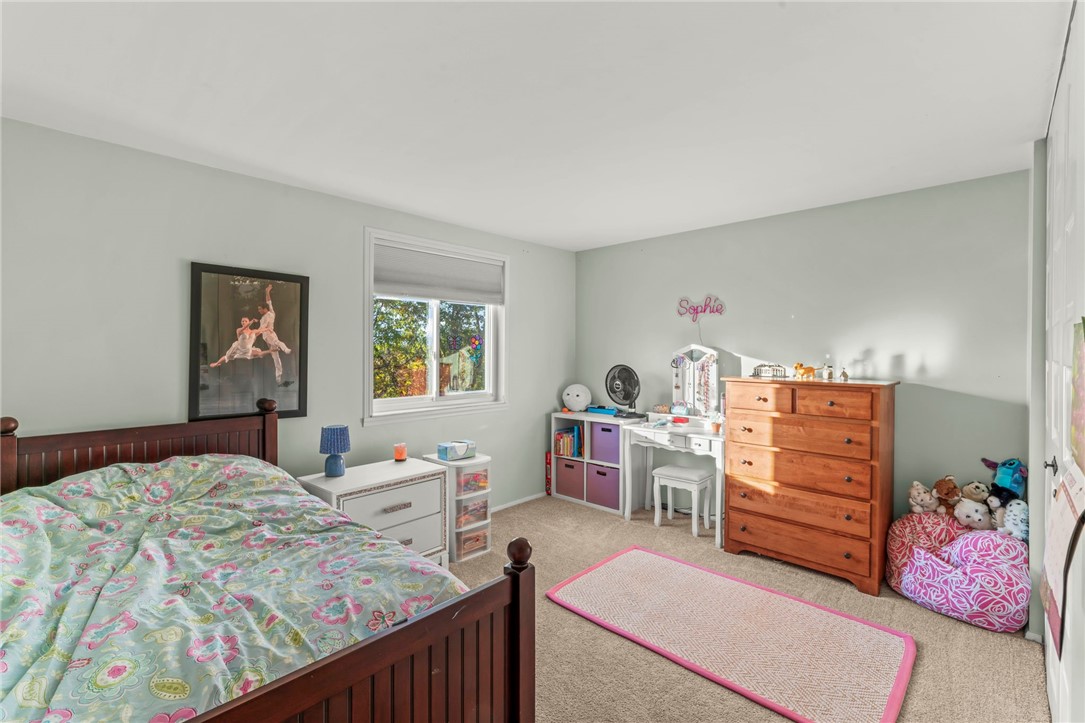 Pittsburgh, Pennsylvania, 15241, United States, 4 Bedrooms Bedrooms, ,4 BathroomsBathrooms,Residential,For Sale,1977742