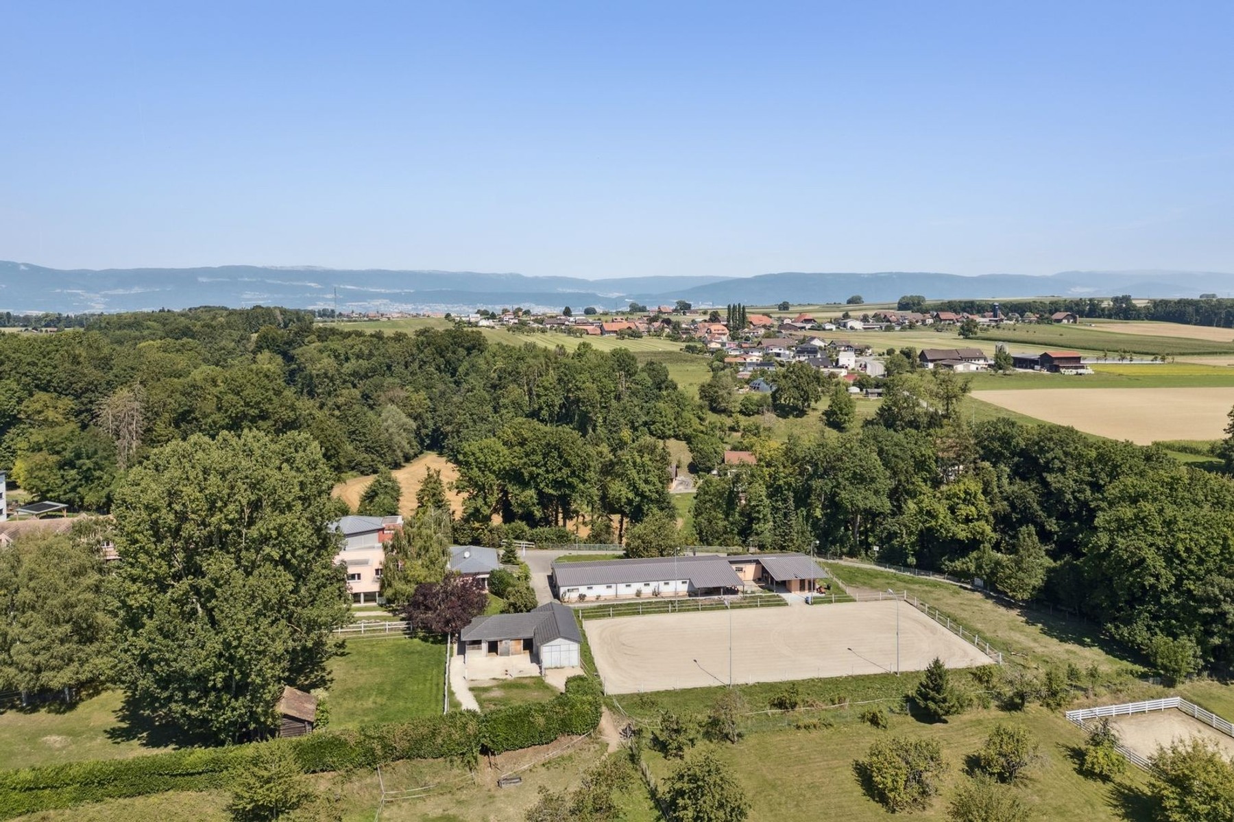  An exceptional equestrian estate that blends nature, elegance, and freedom - 物件實景