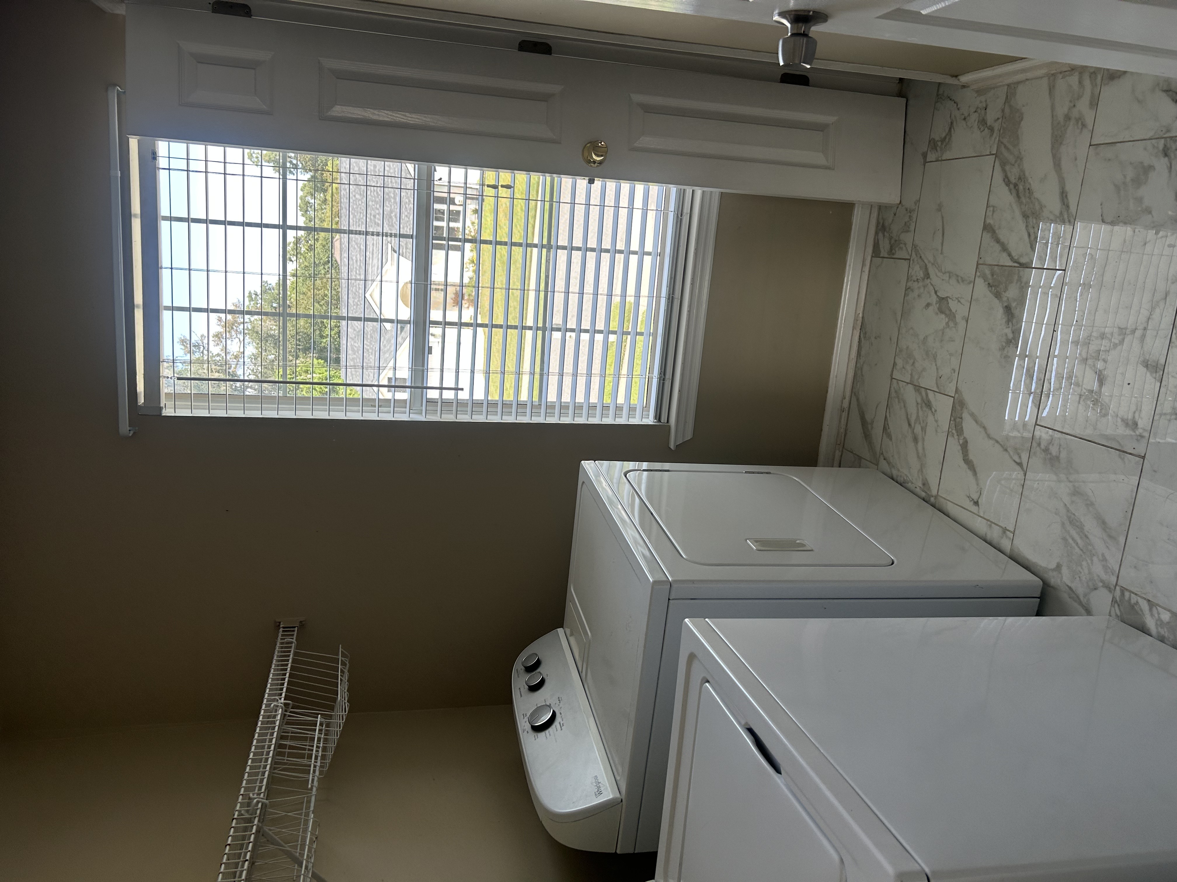 Savannah, Georgia, 31410, United States, 6 Bedrooms Bedrooms, ,3 BathroomsBathrooms,Residential,For Sale,1987064