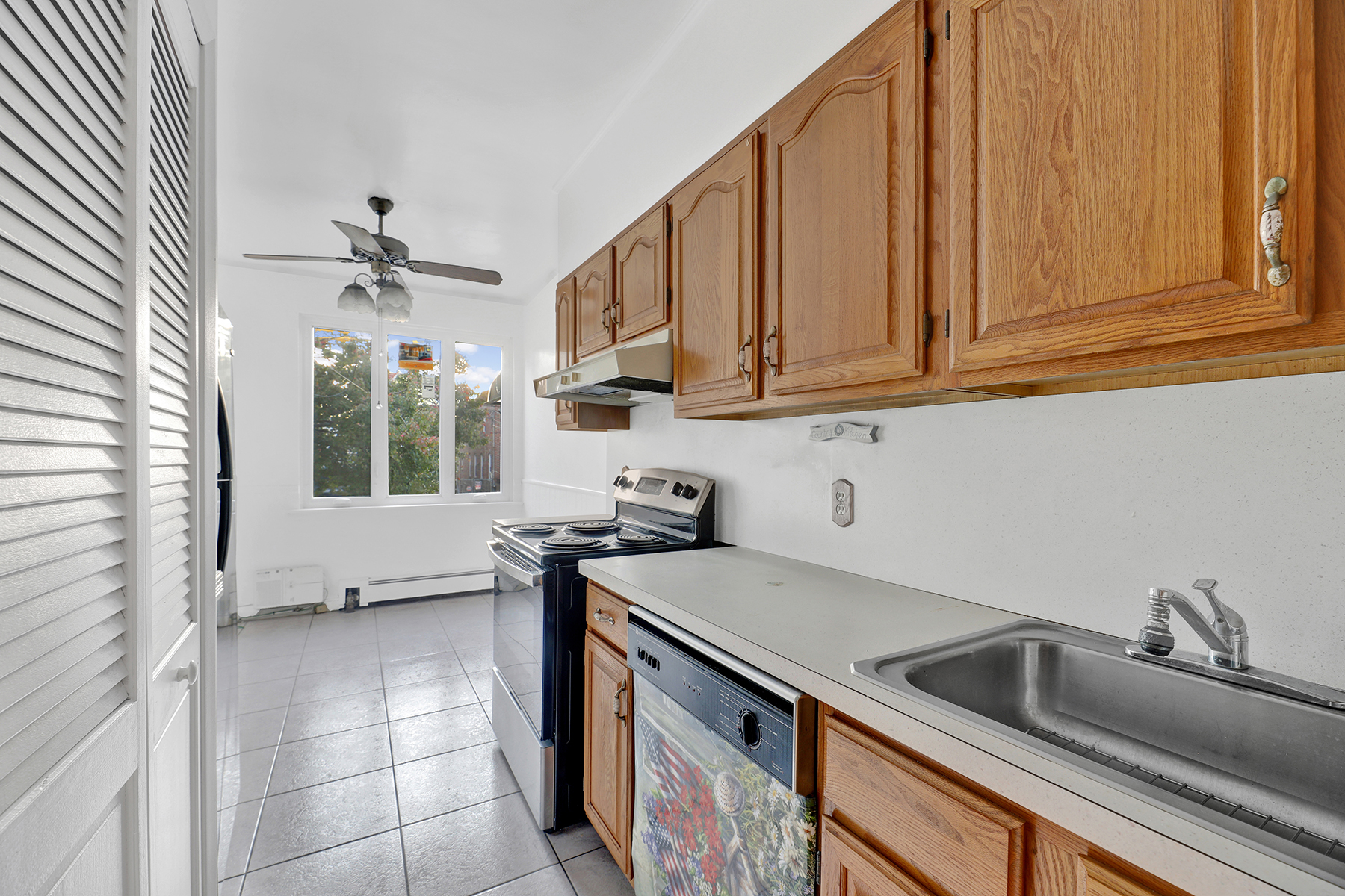 Brooklyn, New York, 11234, United States, 3 Bedrooms Bedrooms, ,2 BathroomsBathrooms,Residential,For Sale,1974509