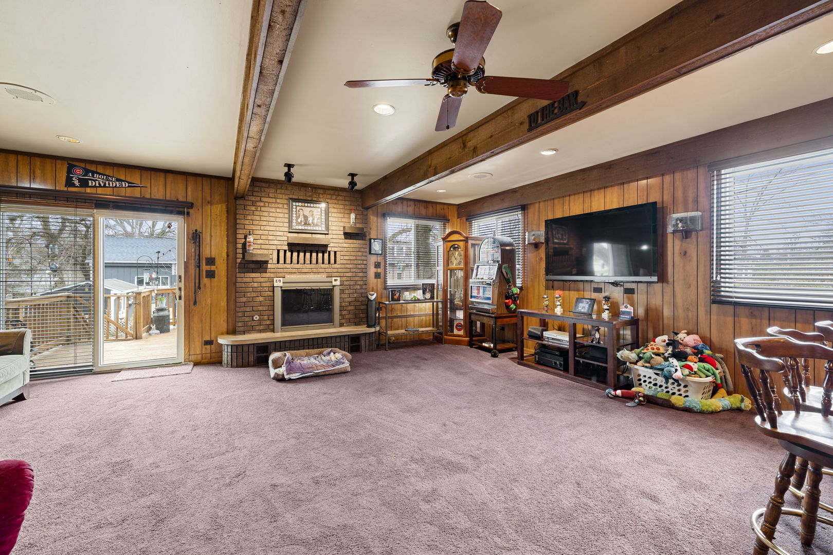 Chicago, Illinois, 60631, United States, 6 Bedrooms Bedrooms, ,4 BathroomsBathrooms,Residential,For Sale,1920979