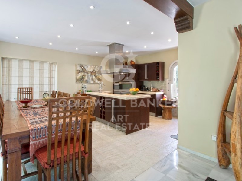 Marbella, Andalusia, ES, 5 Bedrooms Bedrooms, ,4 BathroomsBathrooms,Residential,For Sale,1848501