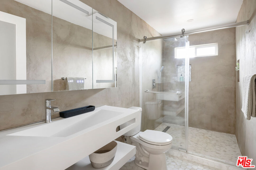 Los Angeles, California, 90065, United States, 3 Bedrooms Bedrooms, ,2 BathroomsBathrooms,Residential,For Sale,1987634