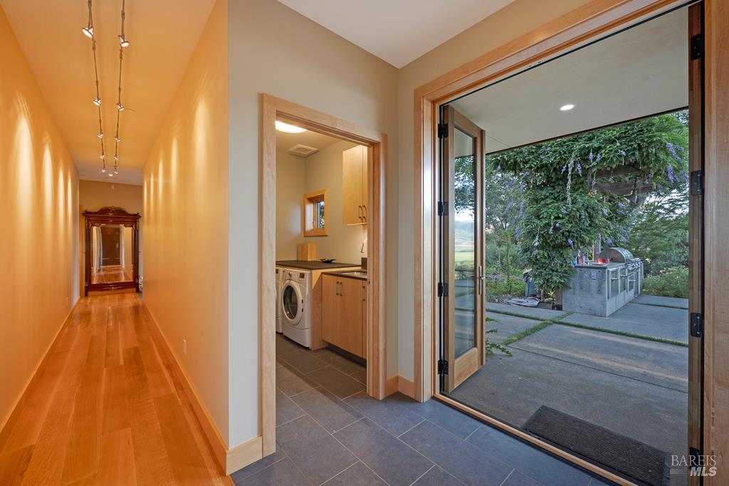 Healdsburg, California, 95448, United States, 3 Bedrooms Bedrooms, ,4 BathroomsBathrooms,Residential,For Sale,1866142