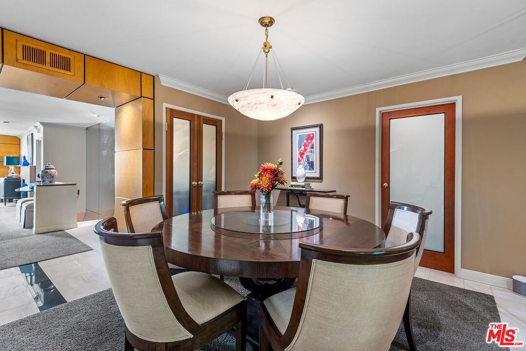 West Hollywood, California, 90069, United States, 2 Bedrooms Bedrooms, ,3 BathroomsBathrooms,Residential,For Sale,1898425