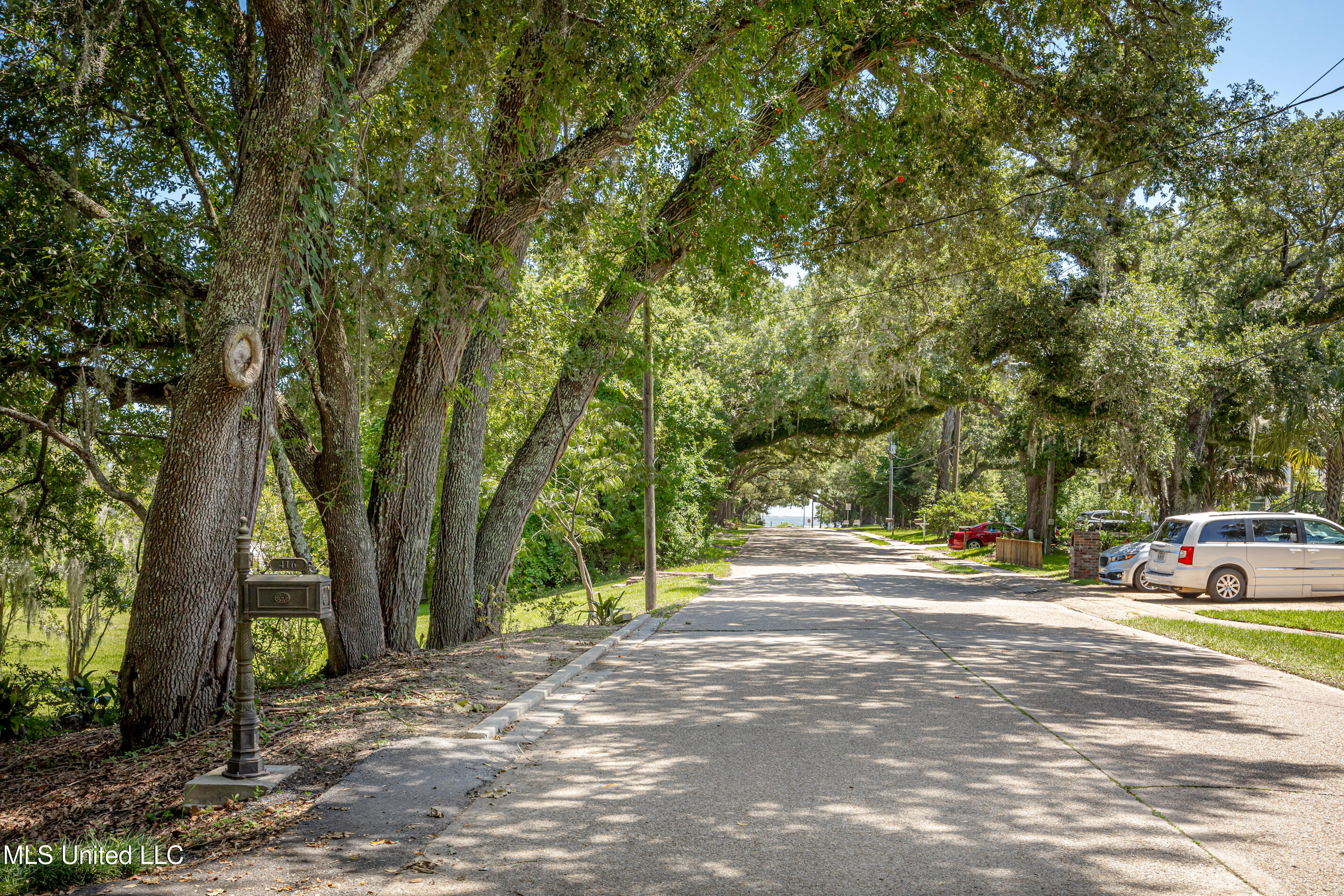 Ocean Springs, Mississippi, 39564, United States, 3 Bedrooms Bedrooms, ,3 BathroomsBathrooms,Residential,For Sale,1903607