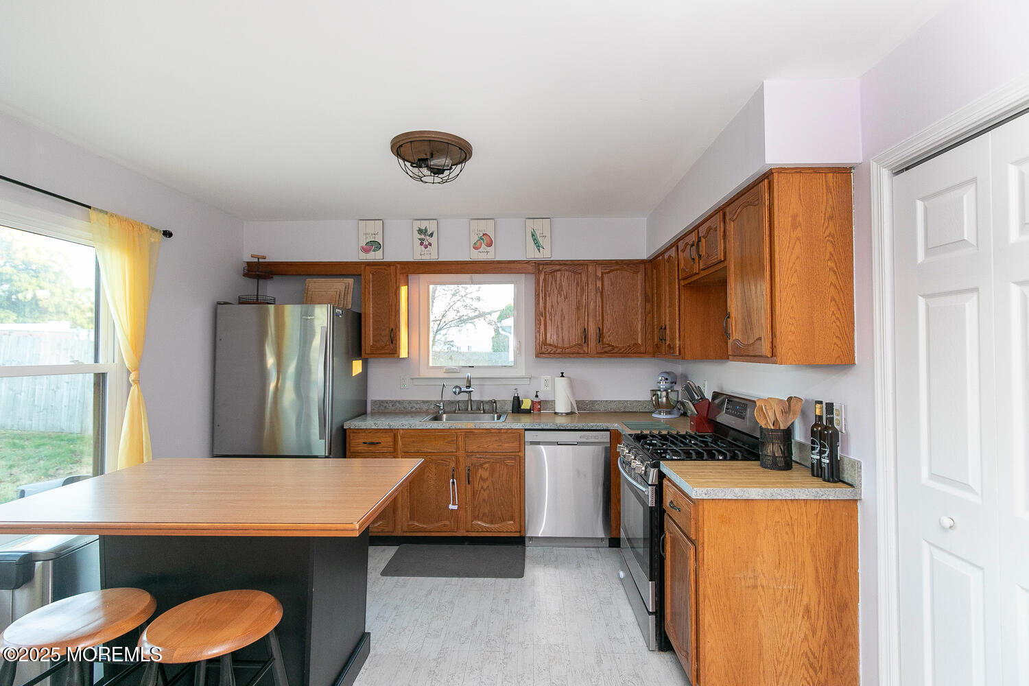 Howell, New Jersey, 07731, United States, 3 Bedrooms Bedrooms, ,2 BathroomsBathrooms,Residential,For Sale,1999516