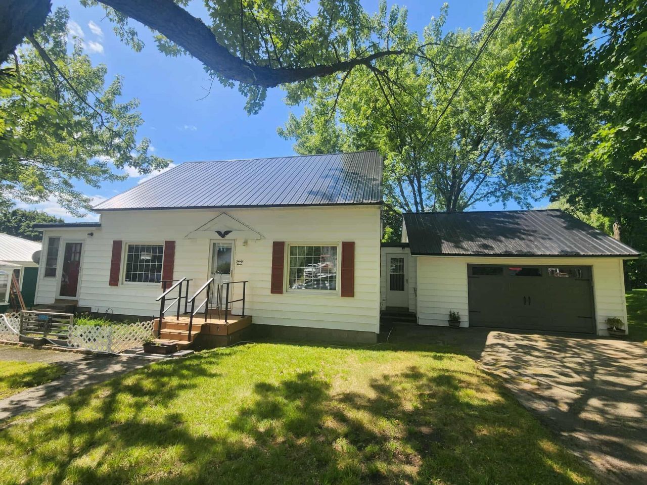 Cedar St, East Millinocket, ME 04430