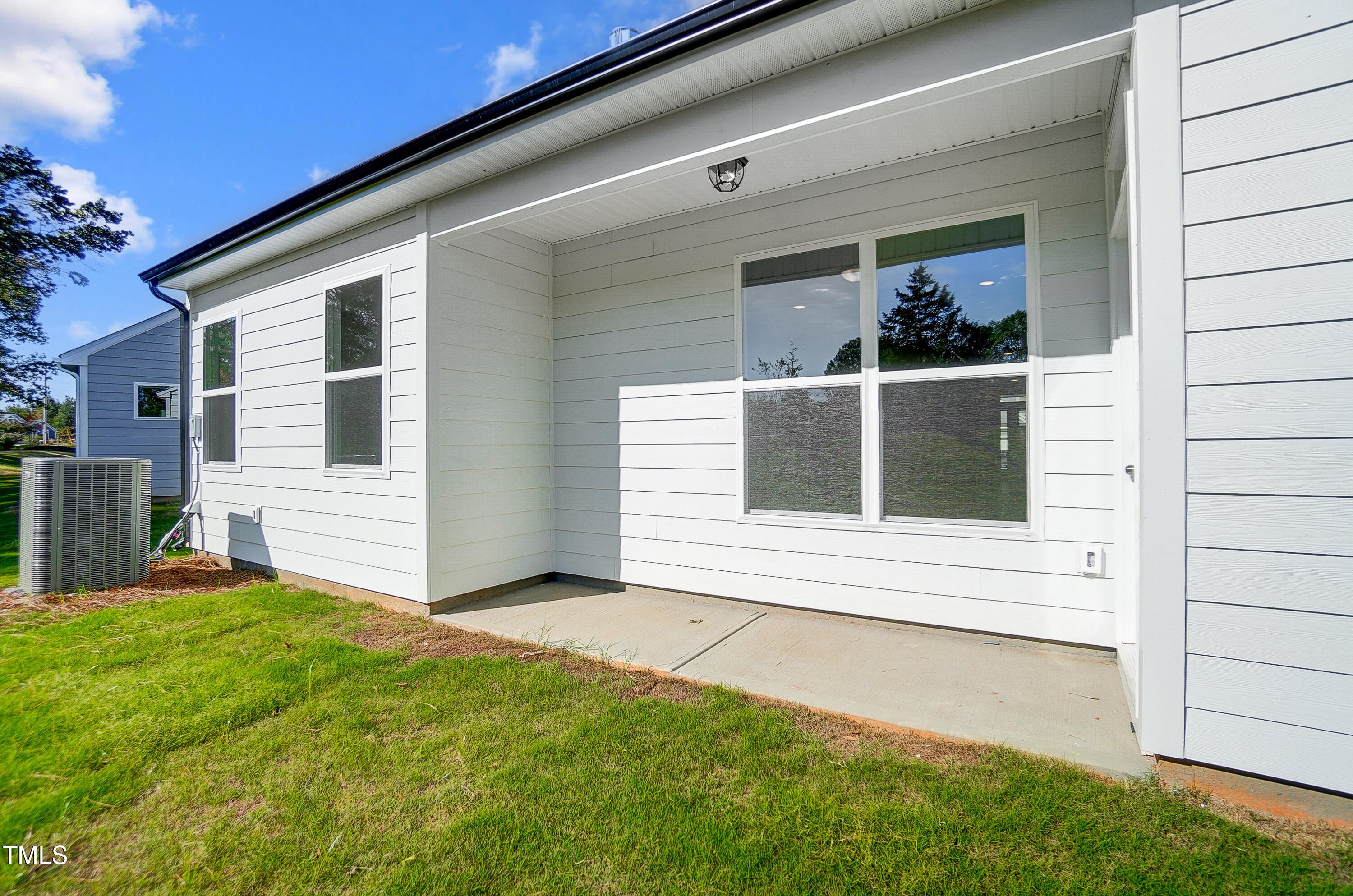 Hillsborough, North Carolina, 27278, United States, 2 Bedrooms Bedrooms, ,2 BathroomsBathrooms,Residential,For Sale,1919502