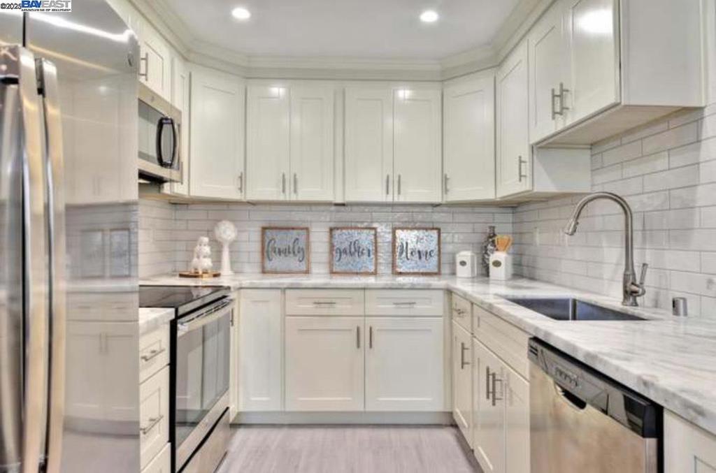 San Jose, California, 95111, United States, 2 Bedrooms Bedrooms, ,2 BathroomsBathrooms,Residential,For Sale,2009059