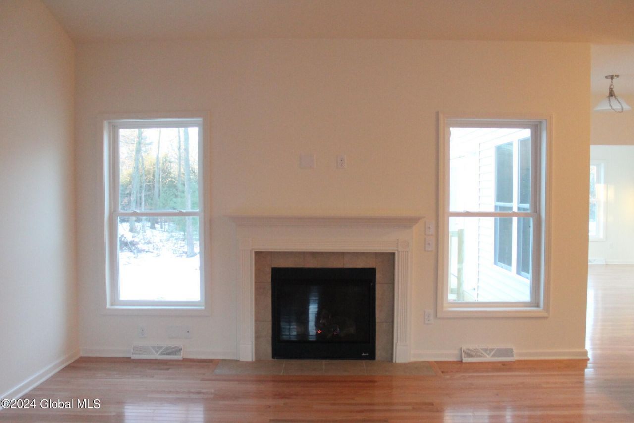 Mechanicville, New York, 12118, United States, 3 Bedrooms Bedrooms, ,2 BathroomsBathrooms,Residential,For Sale,1989562