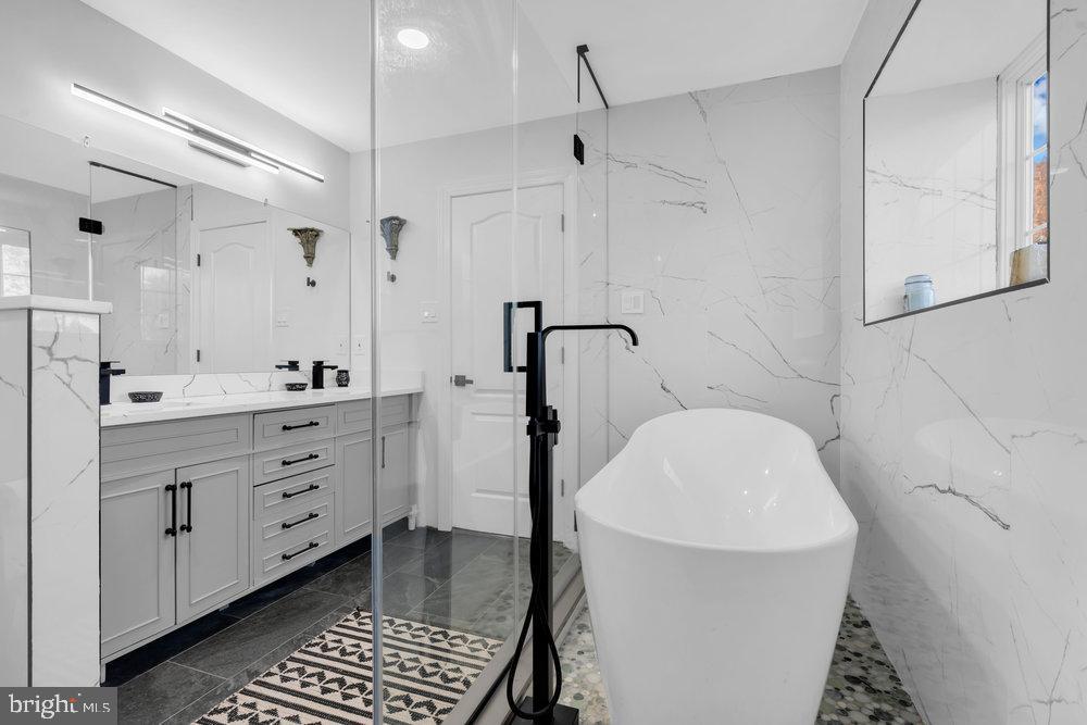 Bordentown, New Jersey, 08505, United States, 4 Bedrooms Bedrooms, ,3 BathroomsBathrooms,Residential,For Sale,1989199