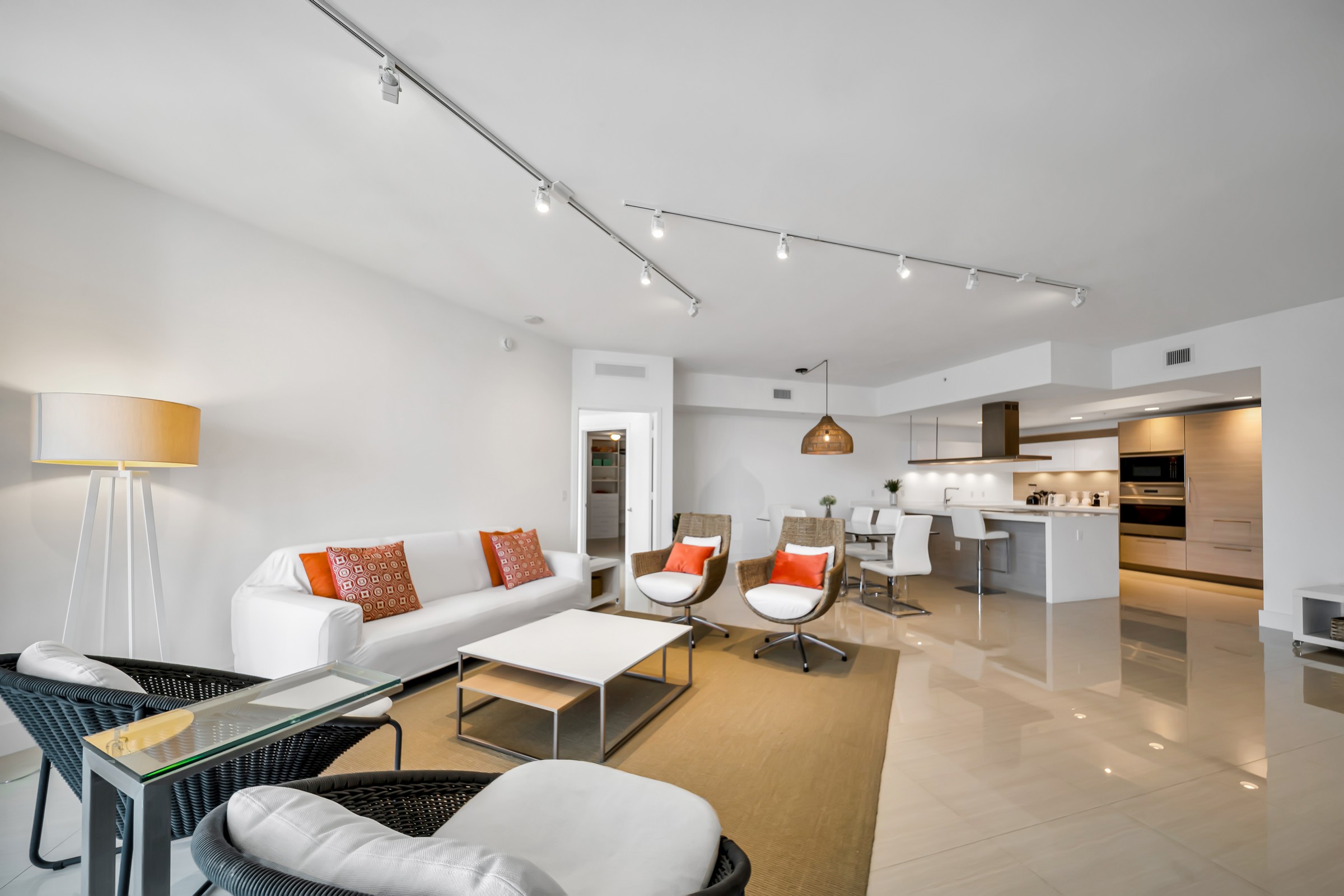  17301 Biscayne Blvd, North Miami Beach, FL, 33160 - 物件實景