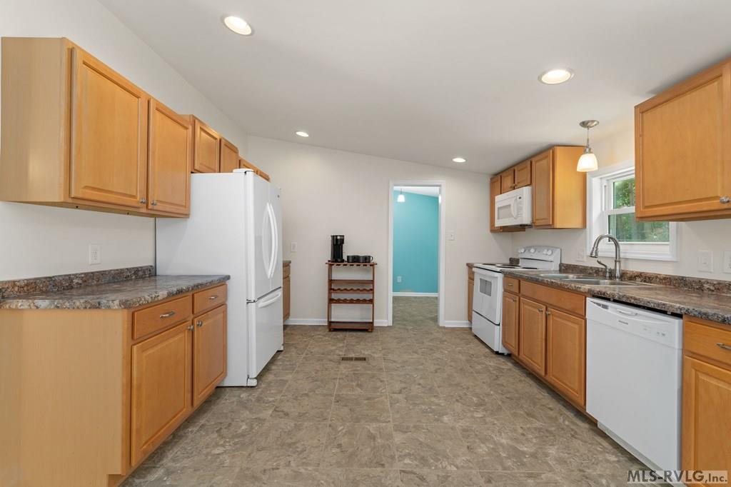 Macon, North Carolina, 27551, United States, 3 Bedrooms Bedrooms, ,2 BathroomsBathrooms,Residential,For Sale,1896406