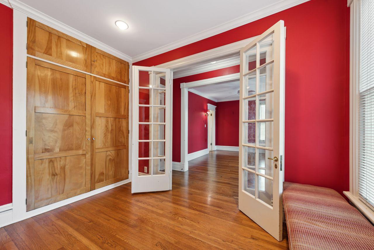 Saint Paul, Minnesota, 55102, United States, 4 Bedrooms Bedrooms, ,3 BathroomsBathrooms,Residential,For Sale,1994503