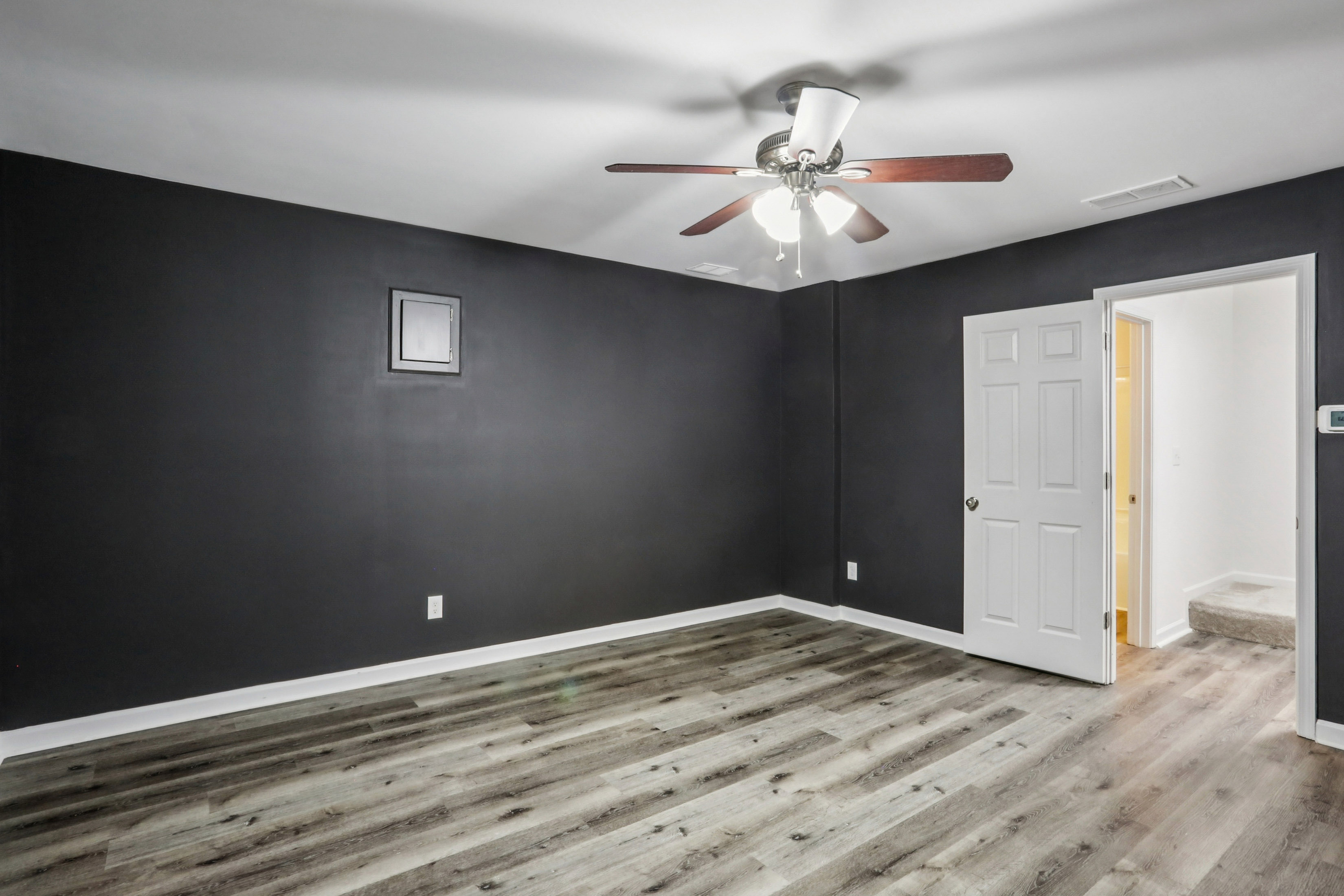  Spacious Three Level Townhome in the Desirable Thorncrest Community - 物件實景