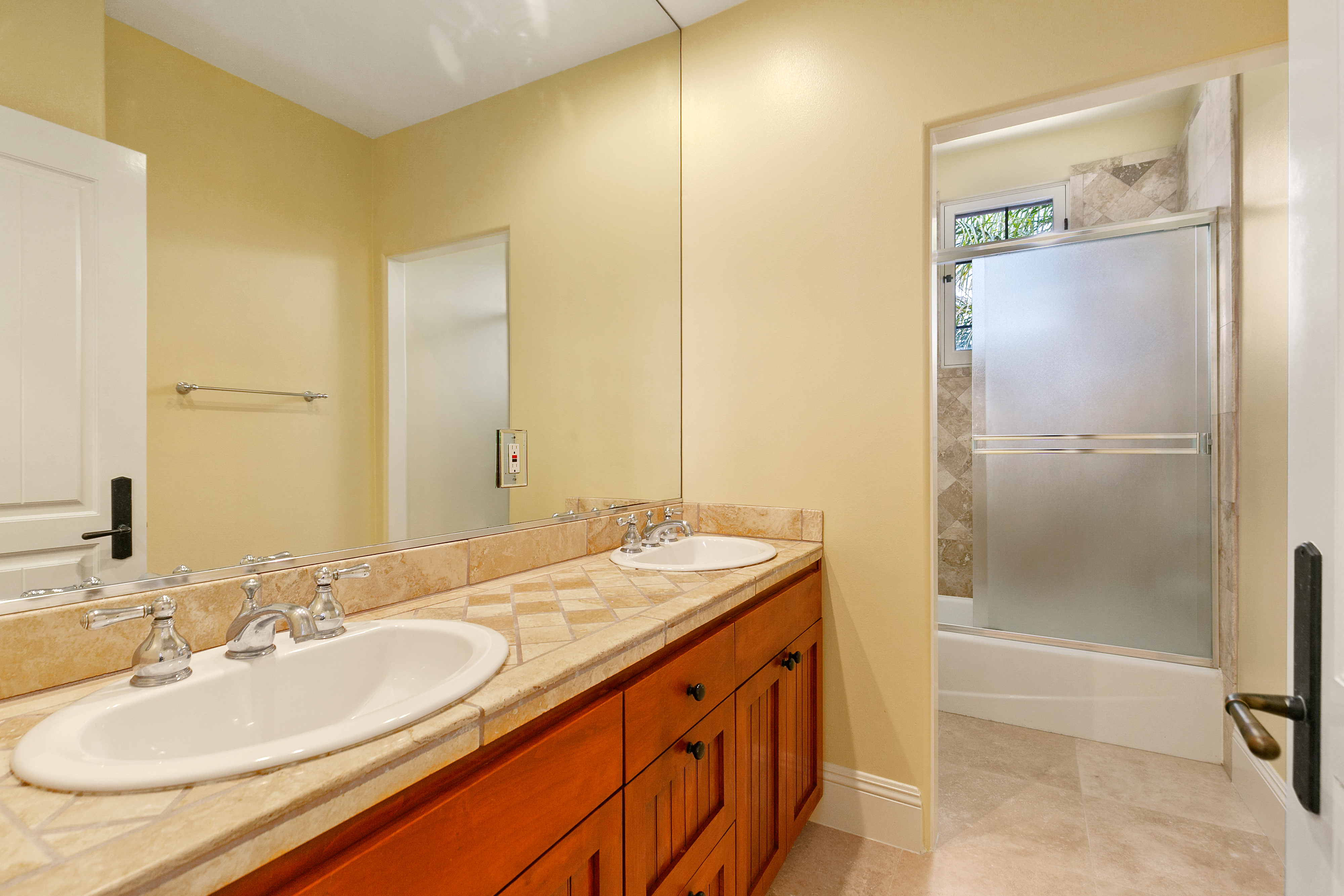 Hermosa Beach, California, 90254, United States, 5 Bedrooms Bedrooms, ,5 BathroomsBathrooms,Residential,For Sale,1838014