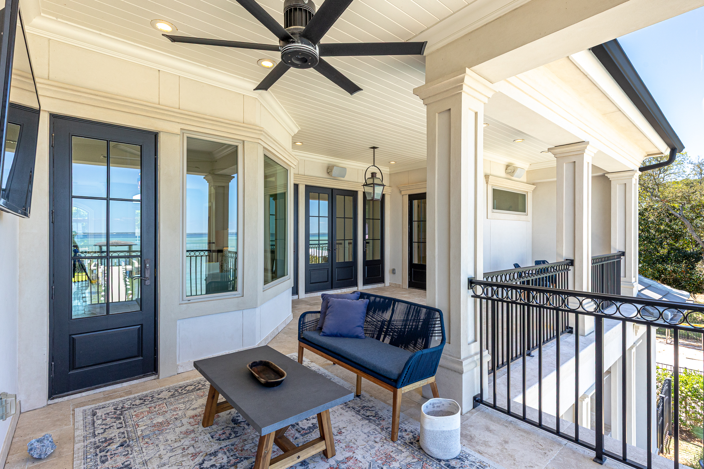  Private Bayfront Estate With Deepwater Dock And Resort-Style Outdoor Living - 物件實景