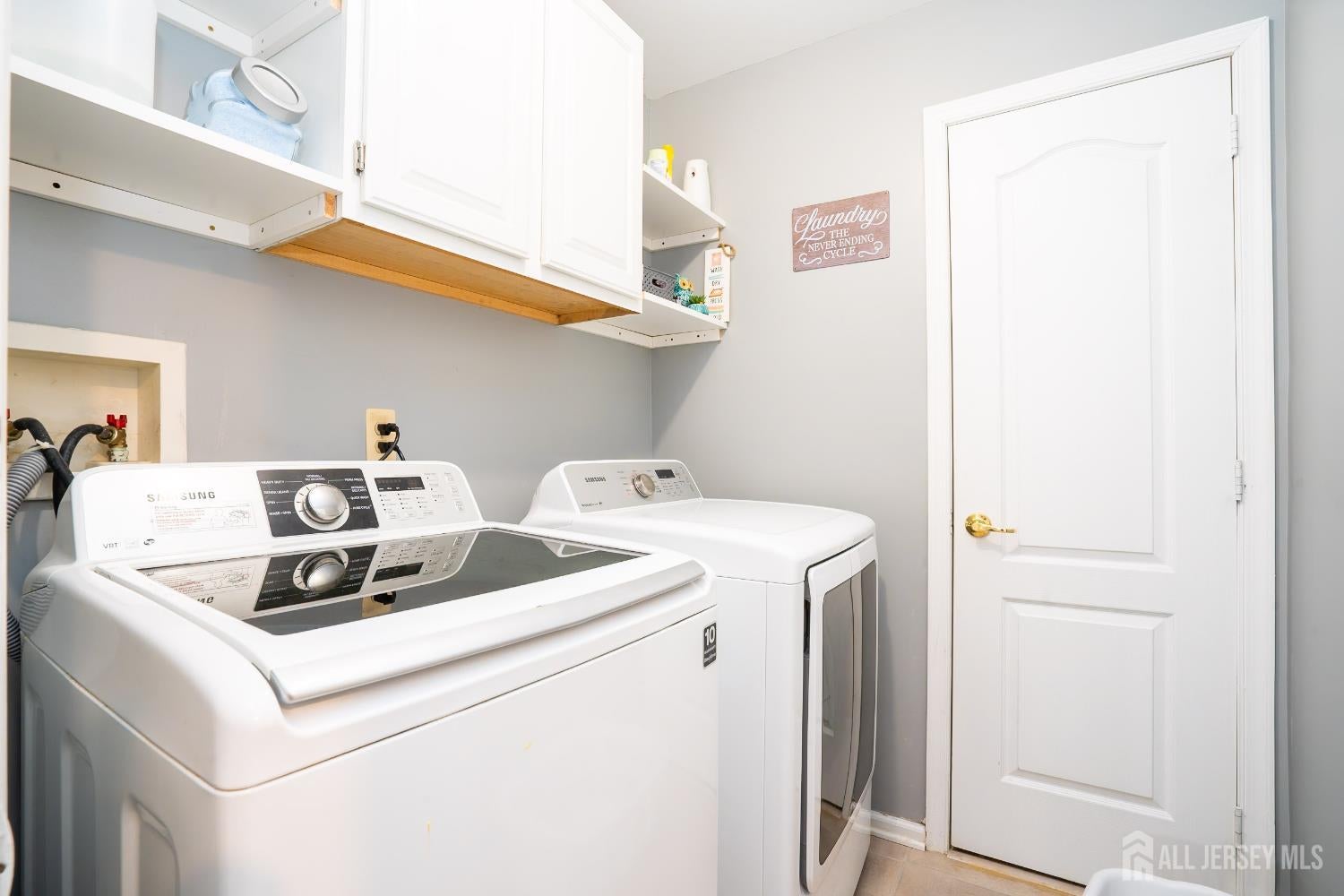 North Brunswick, New Jersey, 08902, United States, 3 Bedrooms Bedrooms, ,3 BathroomsBathrooms,Residential,For Sale,1937029