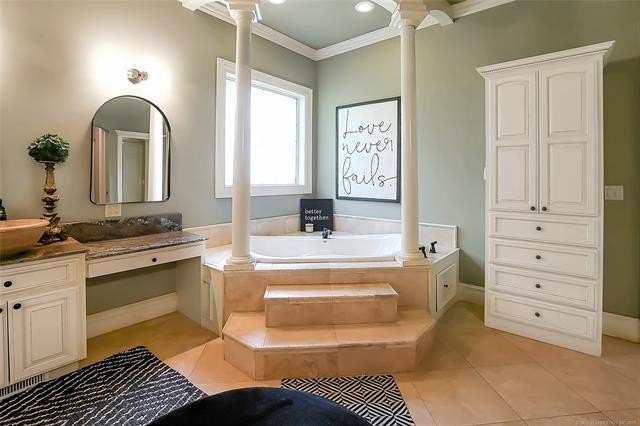 Tahlequah, Oklahoma, 74464, United States, 5 Bedrooms Bedrooms, ,5 BathroomsBathrooms,Residential,For Sale,1982771