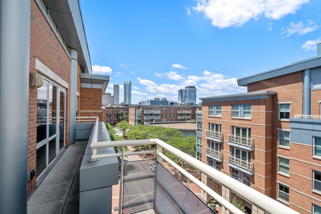 Boston, Massachusetts, 02109, United States, 3 Bedrooms Bedrooms, ,3 BathroomsBathrooms,Residential,For Sale,1847370