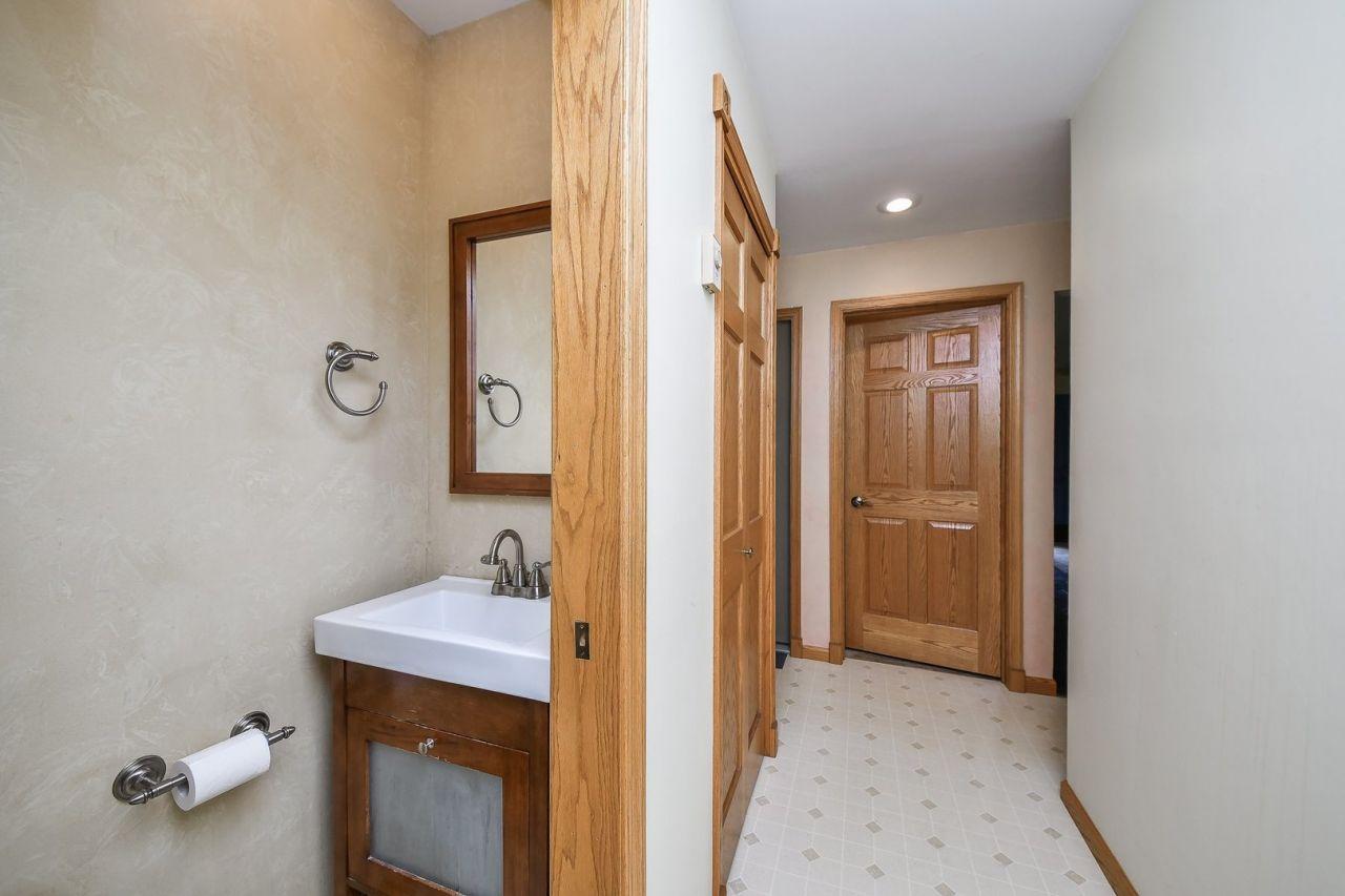 Oswego, Illinois, 60543, United States, 4 Bedrooms Bedrooms, ,3 BathroomsBathrooms,Residential,For Sale,1827173