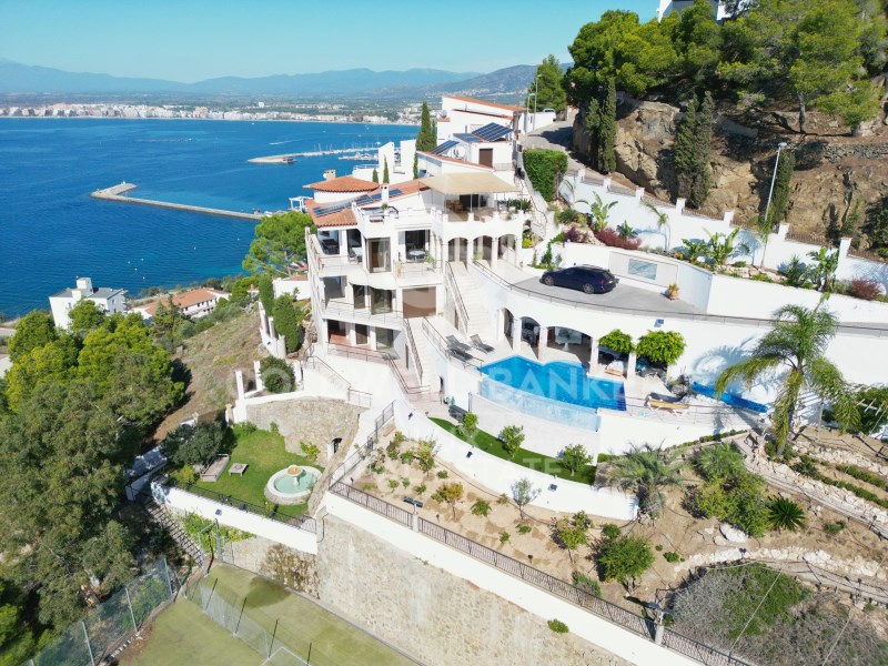 Roses, Catalonia, ES, 4 Bedrooms Bedrooms, ,4 BathroomsBathrooms,Residential,For Sale,1625135