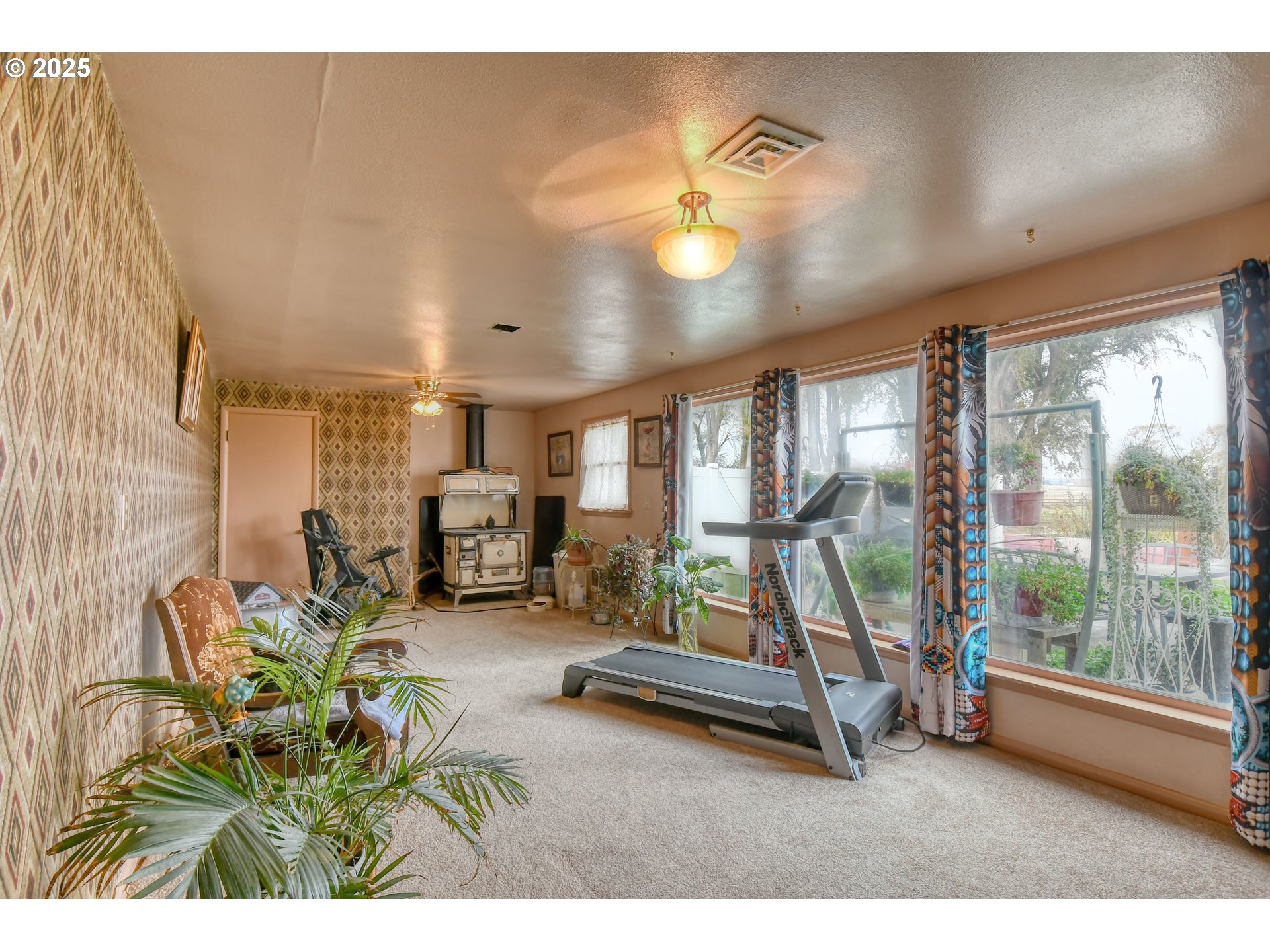 Echo, Oregon, 97826, United States, 3 Bedrooms Bedrooms, ,3 BathroomsBathrooms,Residential,For Sale,1987852