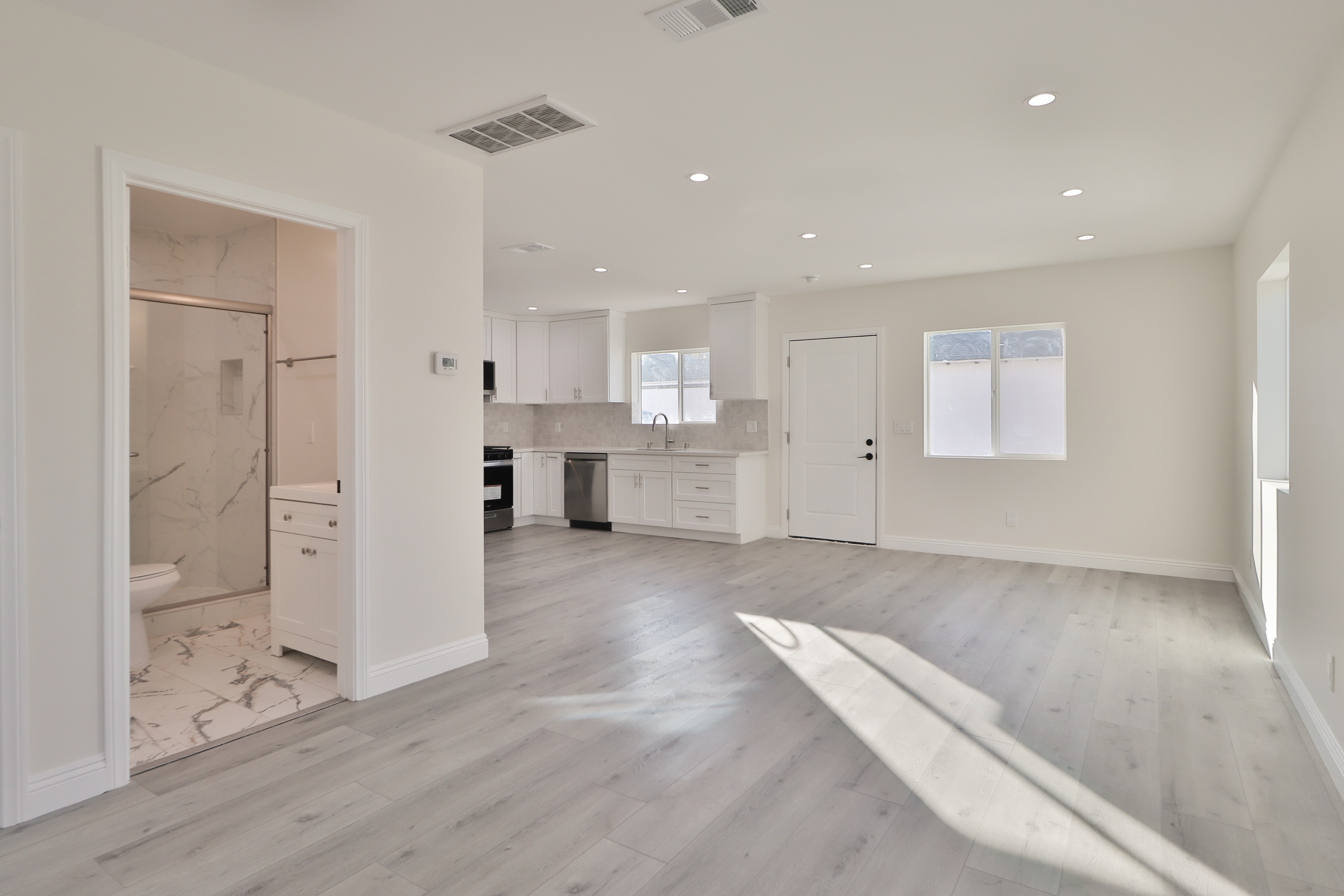 Woodland Hills, California, 91303, United States, 6 Bedrooms Bedrooms, ,7 BathroomsBathrooms,Residential,For Sale,1838273