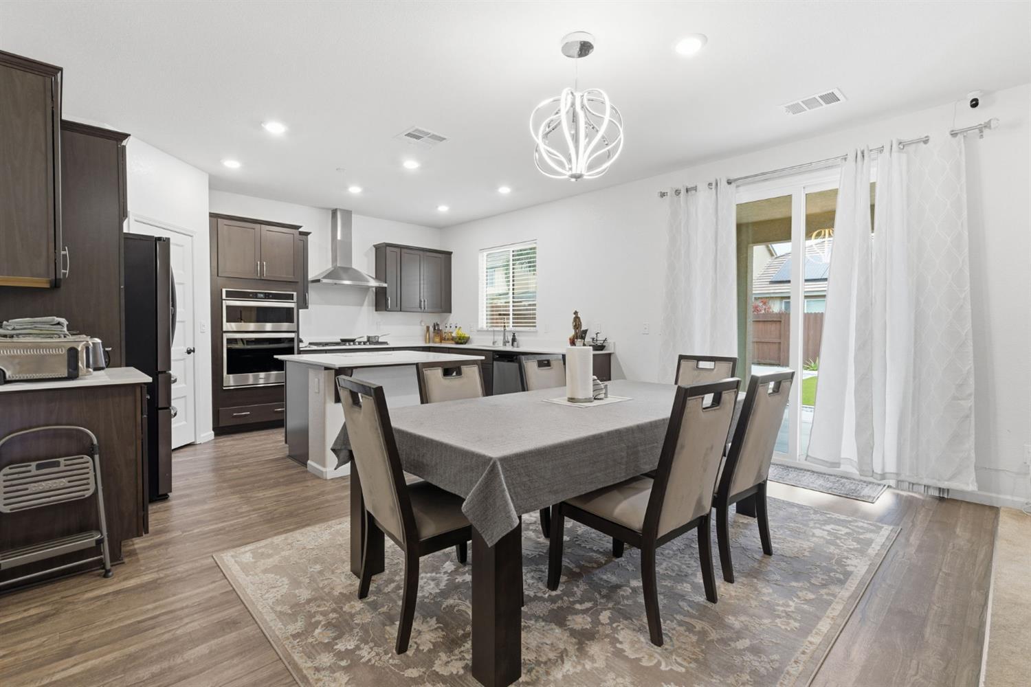 Manteca, California, 95337, United States, 4 Bedrooms Bedrooms, ,3 BathroomsBathrooms,Residential,For Sale,2001194