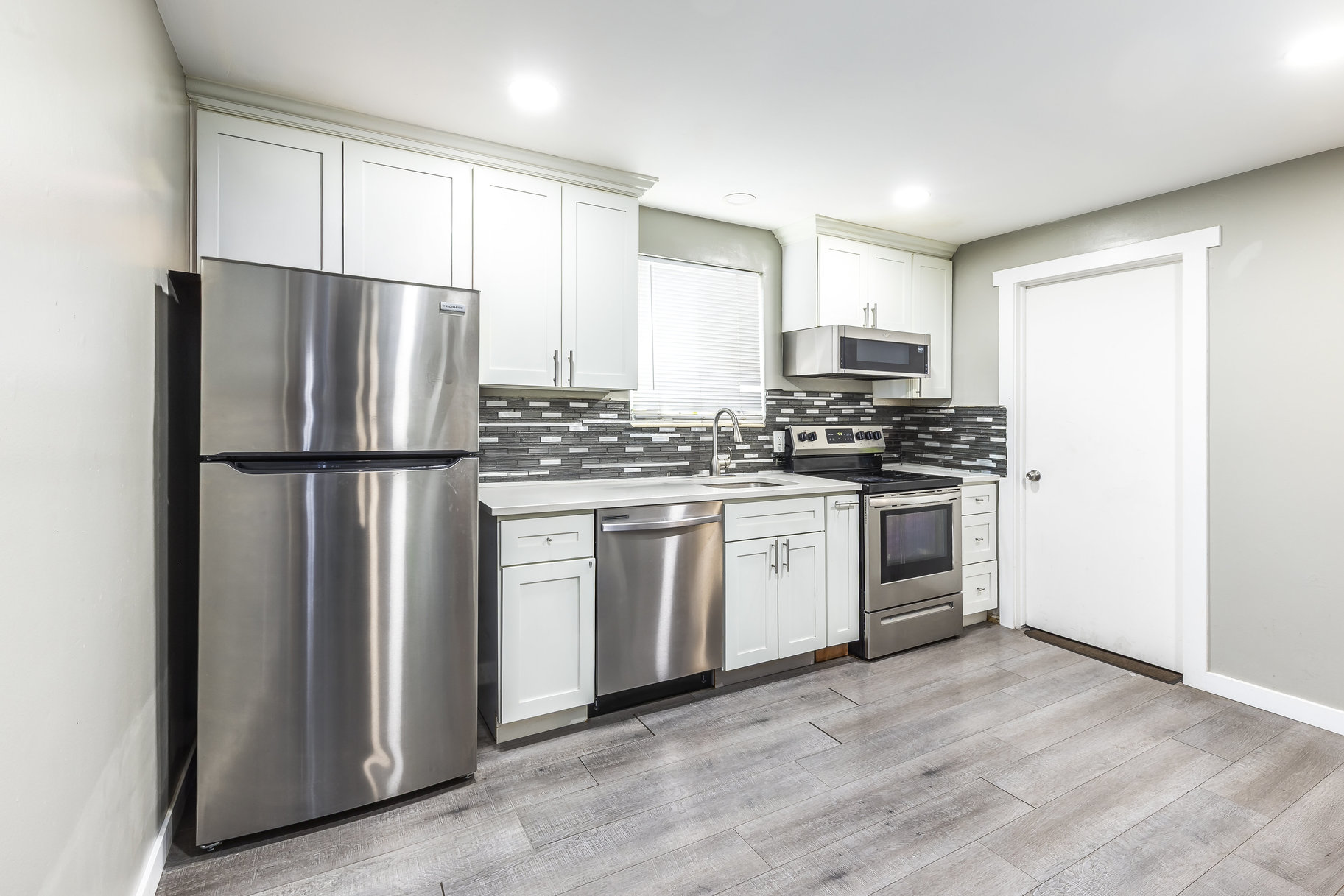  Well-Maintained Four-Unit Property with Exceptional Investment Potential - 物件實景