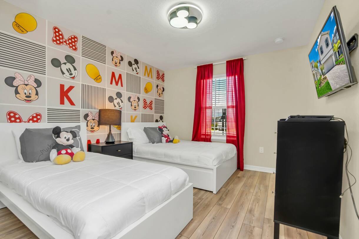 Davenport, Florida, 33897, United States, 5 Bedrooms Bedrooms, ,4 BathroomsBathrooms,Residential,For Sale,1975950