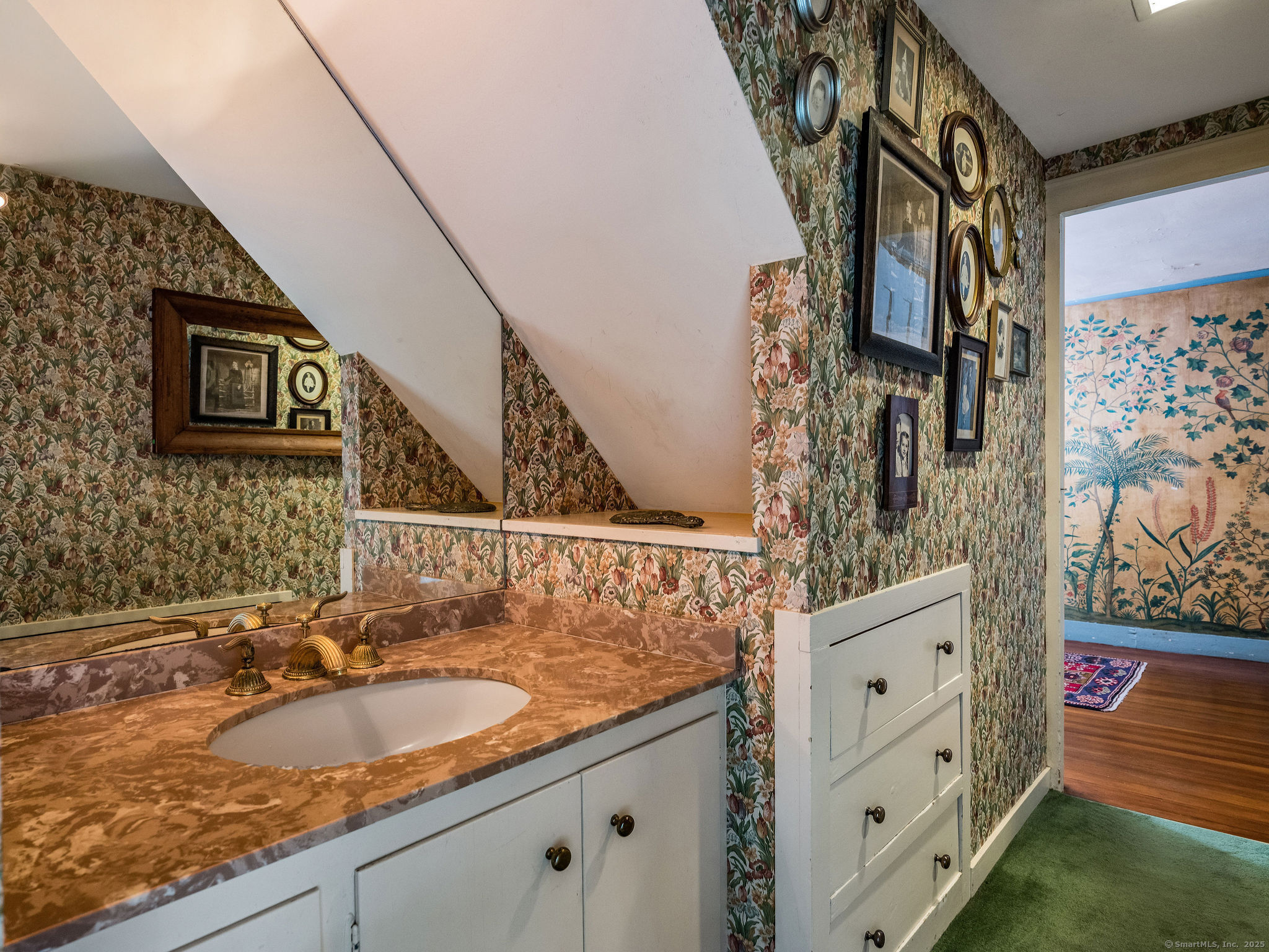 Madison, Connecticut, 06443, United States, 5 Bedrooms Bedrooms, ,4 BathroomsBathrooms,Residential,For Sale,1838358