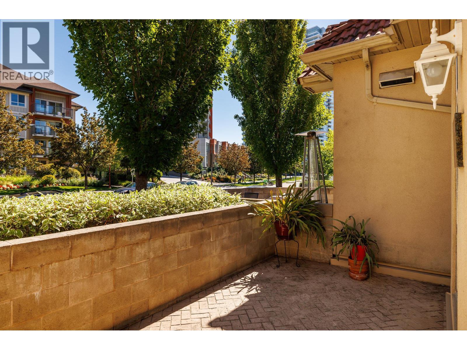 KELOWNA, British Columbia, V1Y 9W1, CA, 2 Bedrooms Bedrooms, ,2 BathroomsBathrooms,Residential,For Sale,1961456