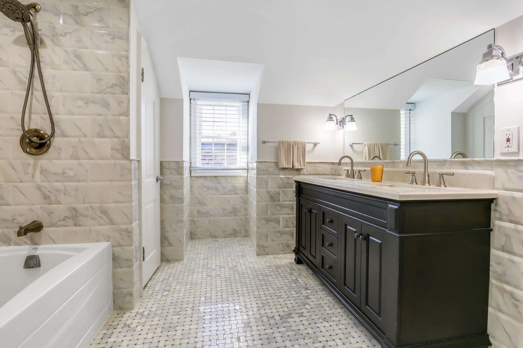  1008 Mary Allen Lane, Mountainside, NJ 07092 - 物件實景