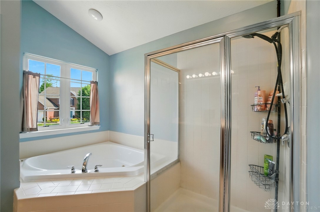 Beavercreek, Ohio, 45431, United States, 5 Bedrooms Bedrooms, ,4 BathroomsBathrooms,Residential,For Sale,1942166