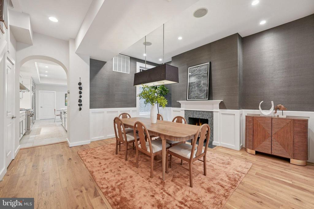 Washington, District of Columbia, 20001, United States, 6 Bedrooms Bedrooms, ,6 BathroomsBathrooms,Residential,For Sale,1983569