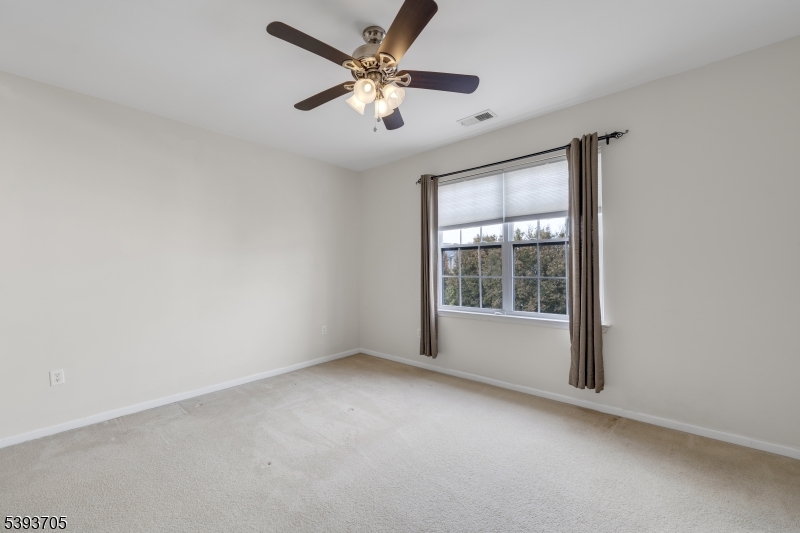 Belleville Twp., New Jersey, 07109, United States, 2 Bedrooms Bedrooms, ,3 BathroomsBathrooms,Residential,For Sale,1971321