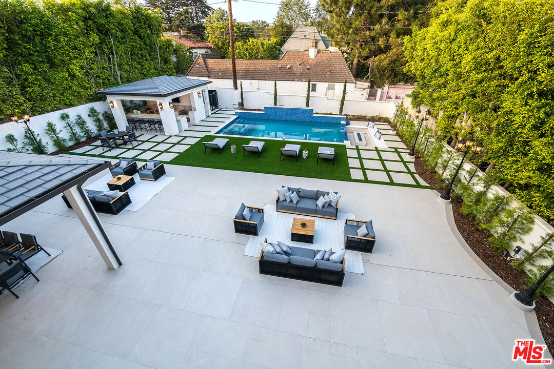 Beverly Hills, California, 90210, United States, 6 Bedrooms Bedrooms, ,12 BathroomsBathrooms,Residential,For Sale,1865227