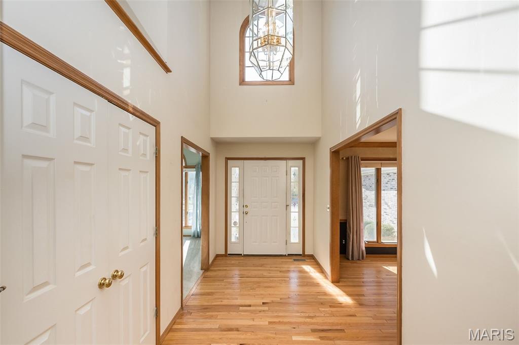 Chesterfield, Missouri, 63005, United States, 4 Bedrooms Bedrooms, ,3 BathroomsBathrooms,Residential,For Sale,1989616