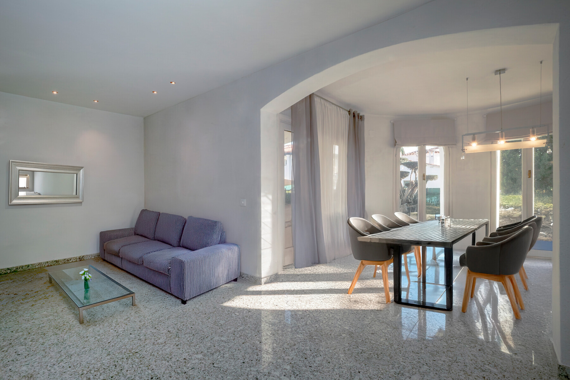 Exclusive Mediterranean Villa in Prime Empuriabrava Location - 物件實景