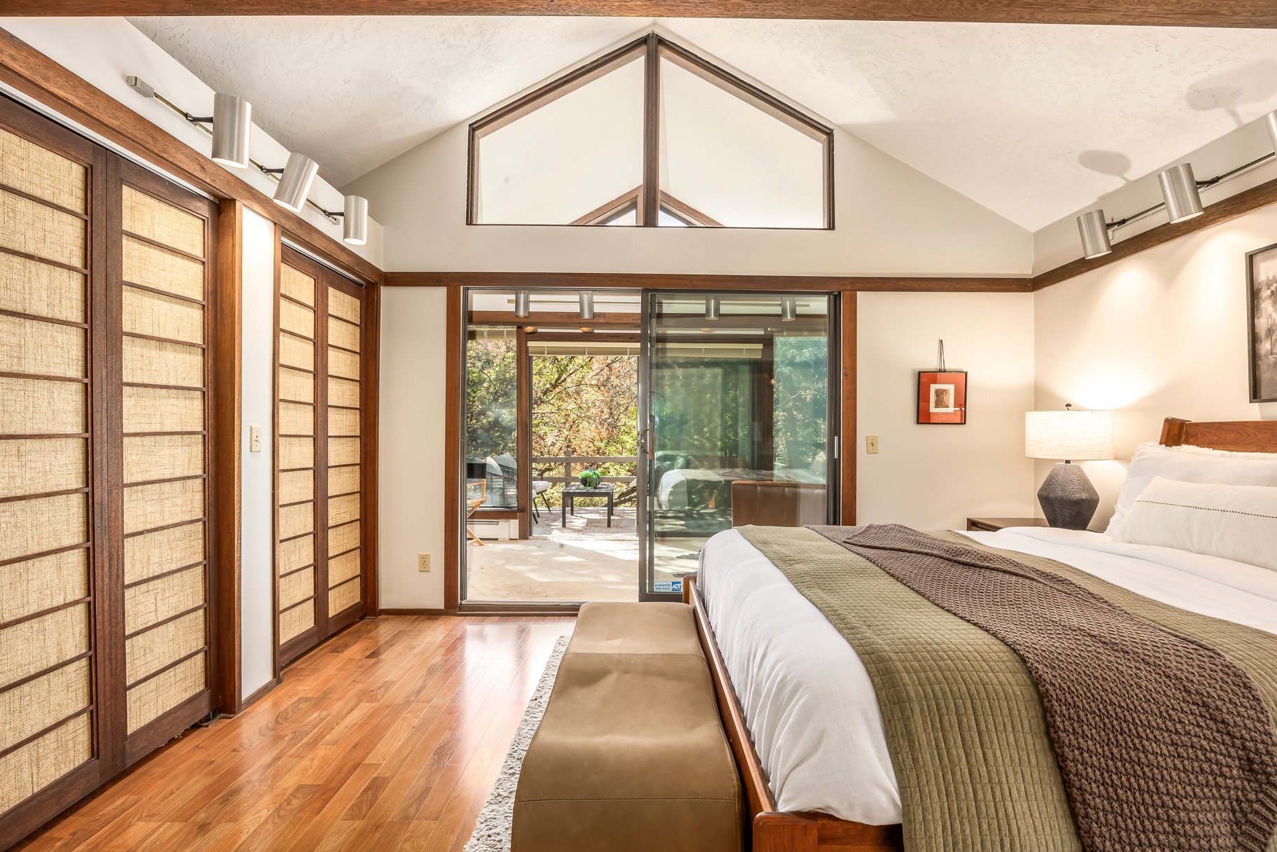  Mid-Century Modern Living in Emigration Canyon - 物件實景