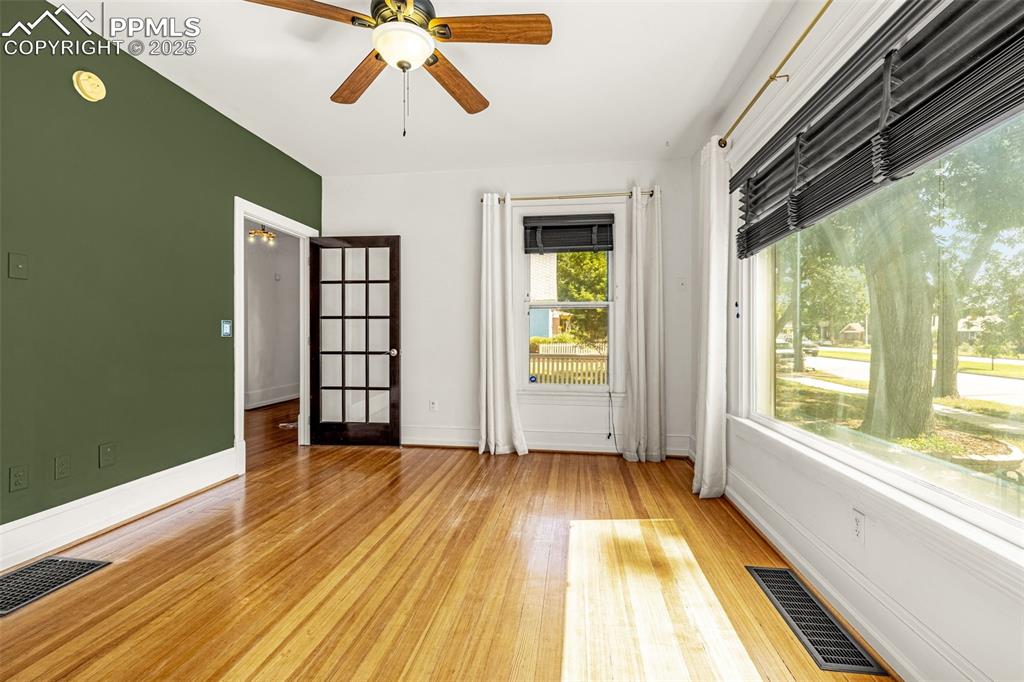 Colorado Springs, Colorado, 80903, United States, 3 Bedrooms Bedrooms, ,2 BathroomsBathrooms,Residential,For Sale,1949887