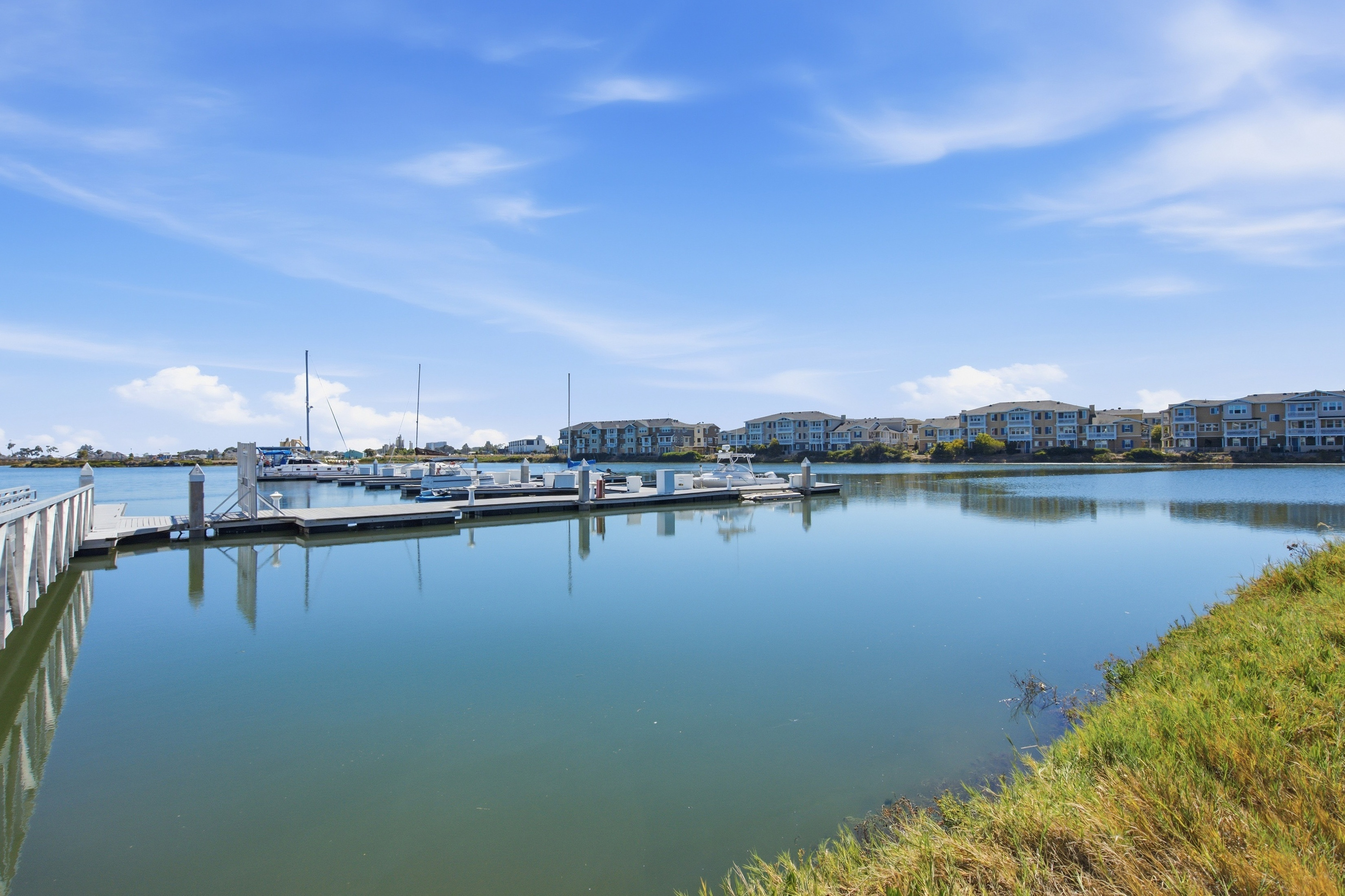  Beautifully Updated End-Unit with Reserve Views - 物件實景