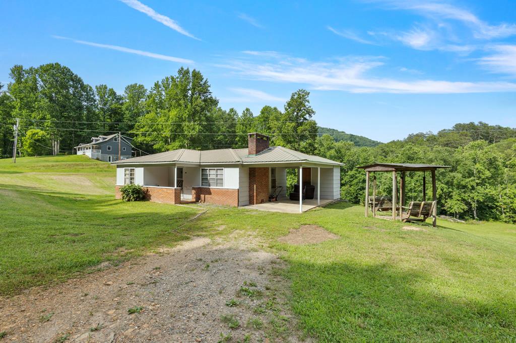 Hayesville, North Carolina, 28904, United States, 4 Bedrooms Bedrooms, ,2 BathroomsBathrooms,Residential,For Sale,1871296